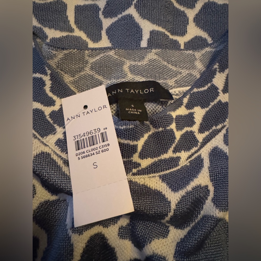Ann Taylor Blue and White Tank - Size S - NWT - Picture 3 of 4
